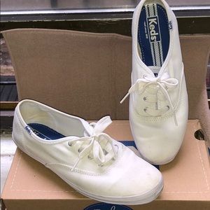 White woman keds